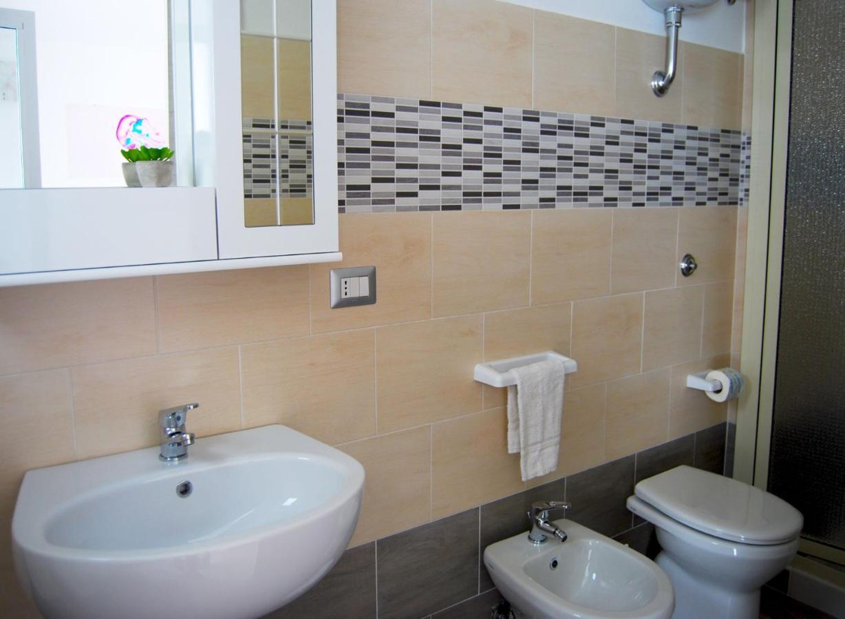 B&B Capo Rizzuto Fronte Mare Exterior photo