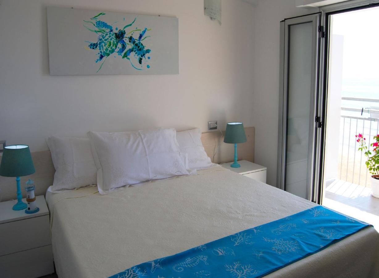 B&B Capo Rizzuto Fronte Mare Exterior photo