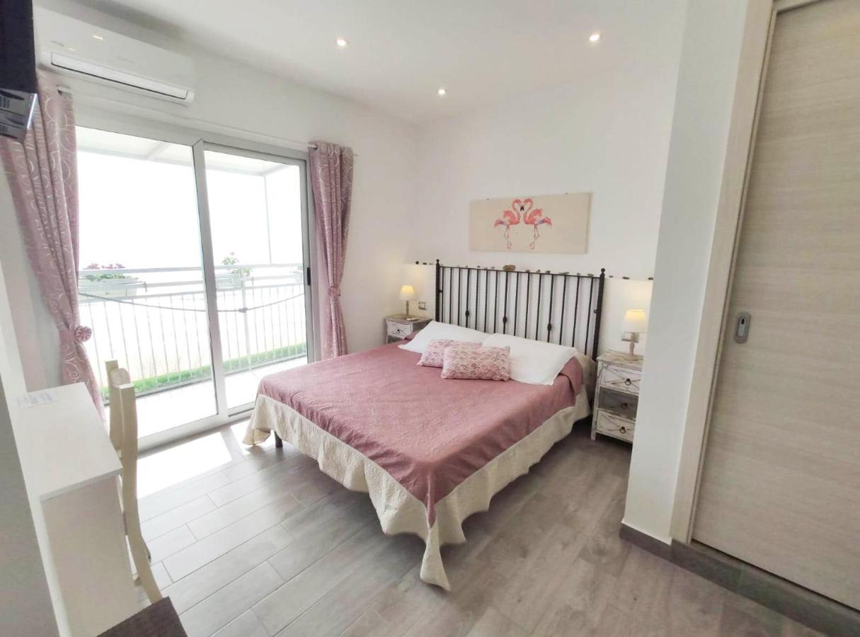 B&B Capo Rizzuto Fronte Mare Exterior photo